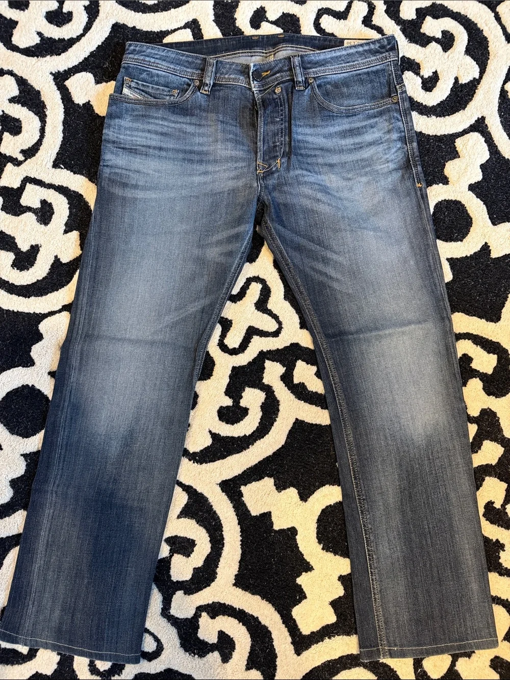 Mens Diesel Straight Leg Jeans in Medium Wash Blue- 33x30 (Safado) - Picture 1 of 11